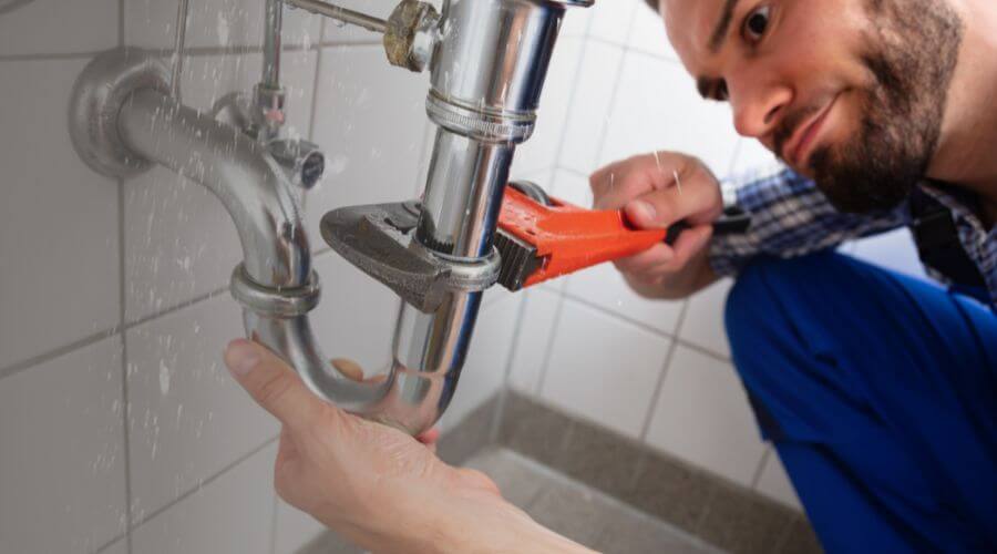 Professional same day plumber services in Pearsall, TX